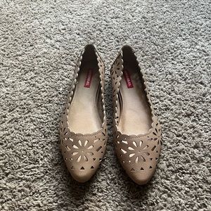 Unionbay “Waldorf” flats